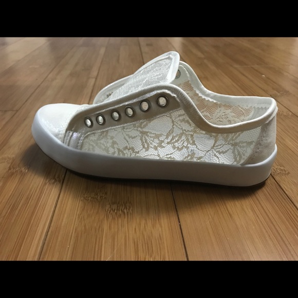 🆕wedding Lace converse shoes. After party! - Picture 5 of 6